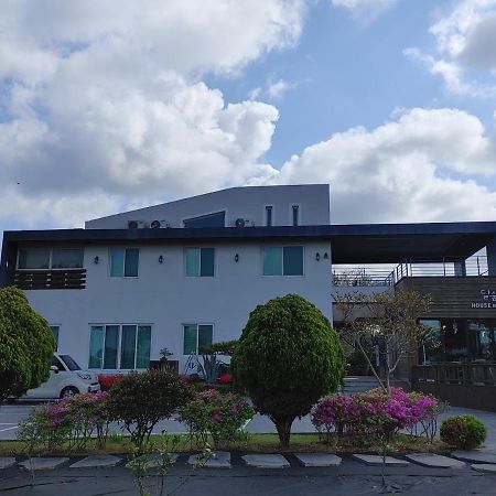 Moon Forest Guesthouse Jeju Exteriör bild